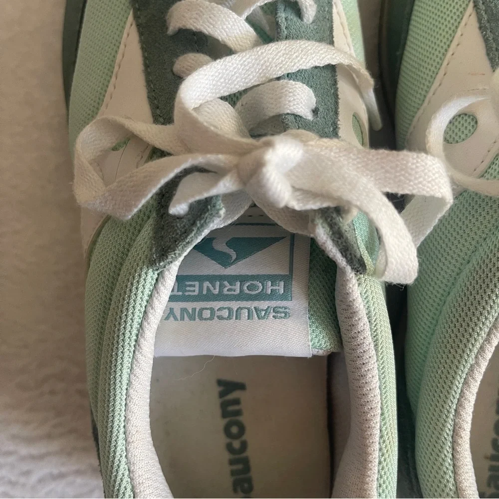 Saucony women hornet